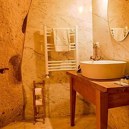Hotel Carmin Cave