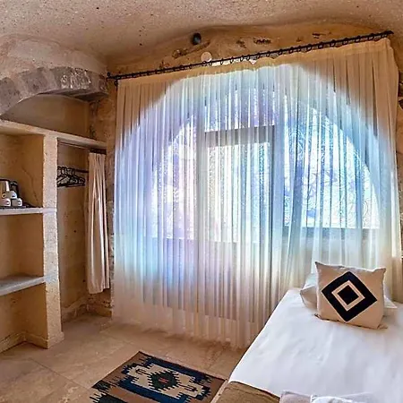 Carmin Cave Hotel *